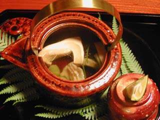 比良山荘:松茸の土瓶蒸し